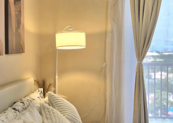 Snuggle In Bed Near Mactan Airport Hotel 5*